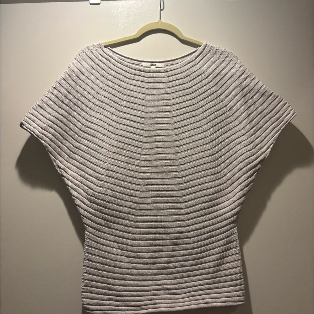 Structured Ribbed Gray Top